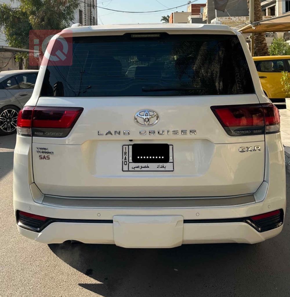 تۆیۆتا لاند کروزەر